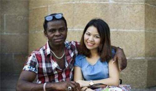 18岁中国女孩远赴非洲嫁47岁黑人皇帝,如今过得怎样_林碧春_博卡_中非