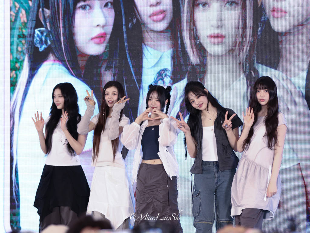 跪着追星,毫无骨气可言,要知道new jeans的偷文化行为可都是被实锤的