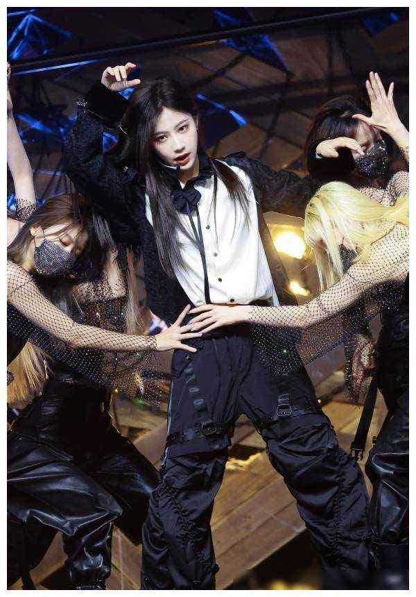 snh48成员袁一琦举办音乐会感恩新歌首唱感谢忠实粉丝的支持