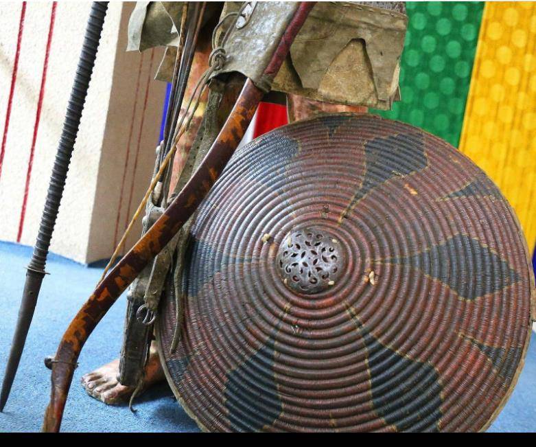 原创中国古代军队为何从不使用铁皮盾牌进行冲锋难道是不起作用吗