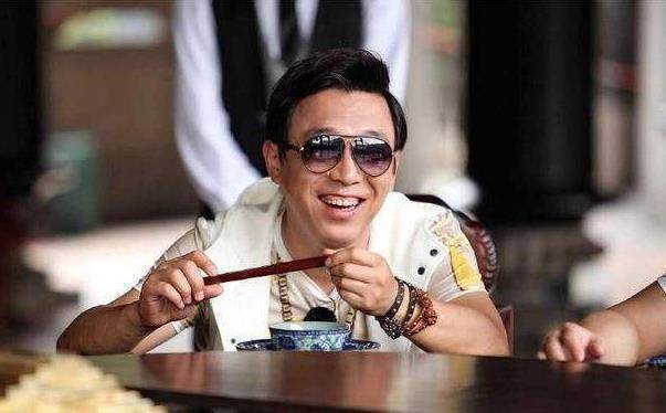 除张艺兴外都有绯闻缠身,好男人黄磊也不例外_王迅_贾静雯_黄渤跟