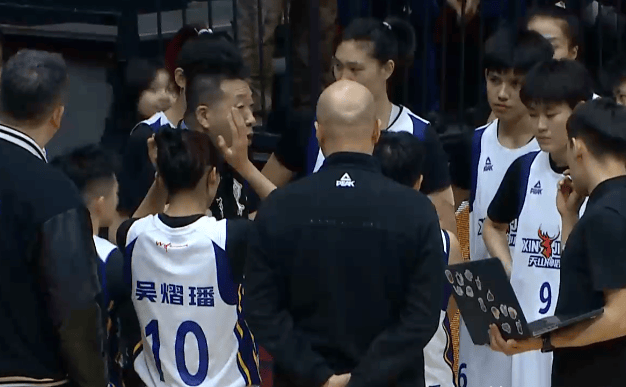 李玉琼内切得分,王英珠快速偷袭,乔燕子助攻王