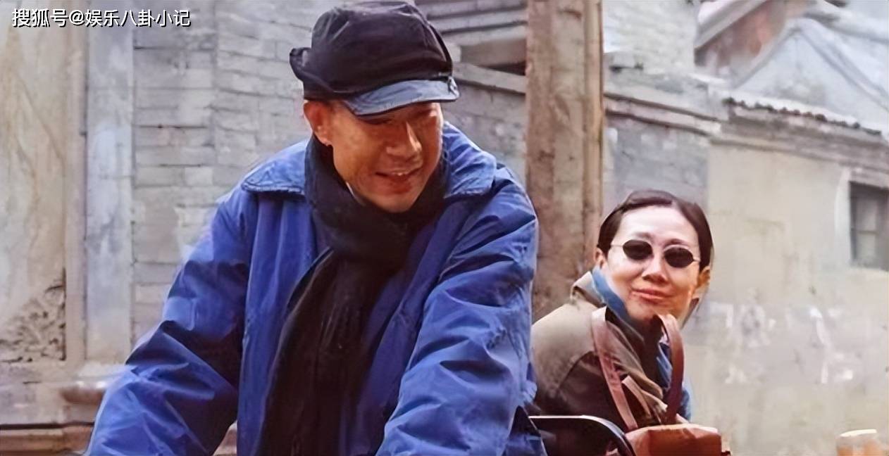 但于海丹却并没有嫌弃李雪健,自从两人的儿子李亘出生后,于海丹就彻底