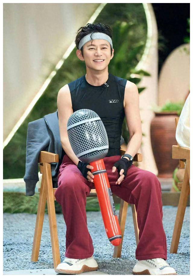 何炅是否沾染唐僧肉诅咒50岁大叔竟现年轻神采