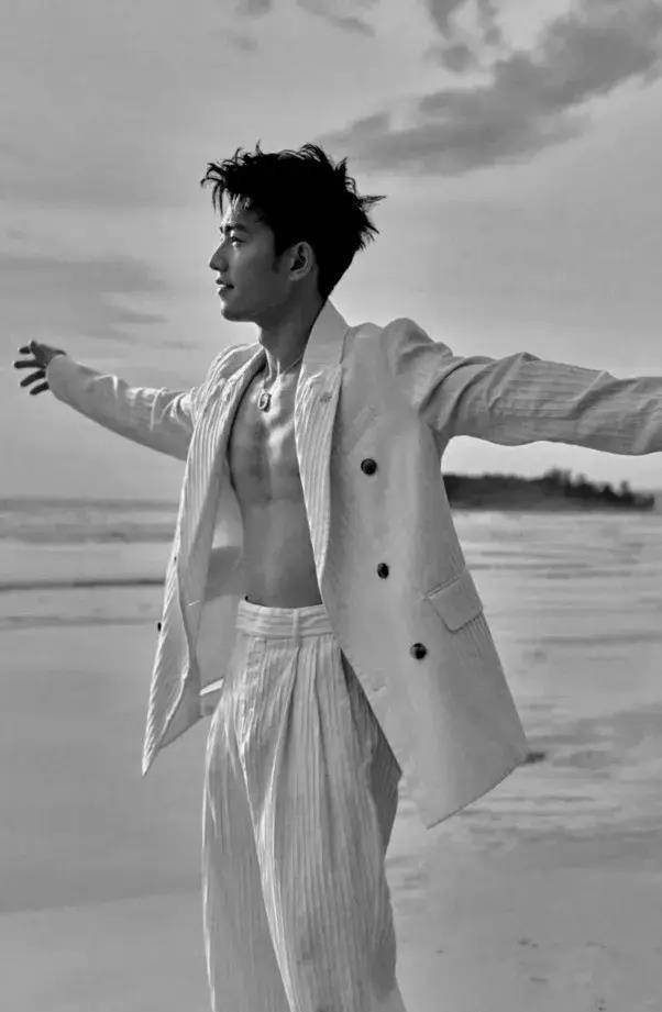 原创新晋羽毛球运动员王昶不仅有颜值而且球也打的很好哦