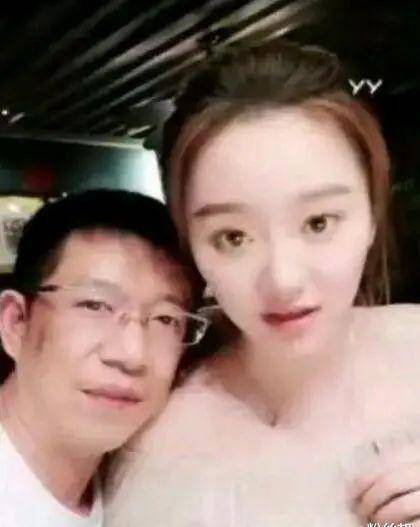 神豪赵子龙与夏玲美分手朋友圈留言诉委屈已改名支持其他主播