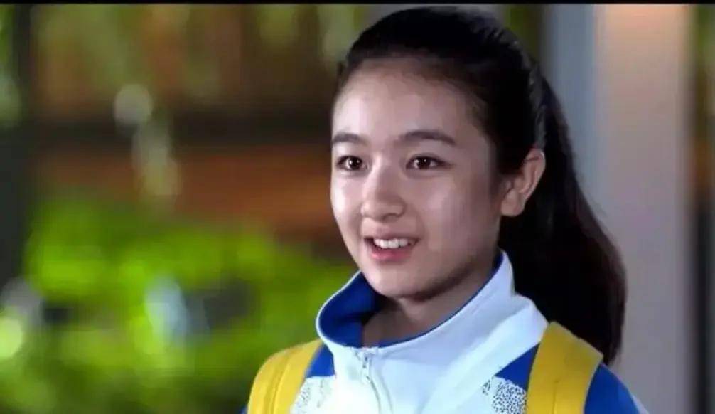 96年出生的陈哲远大学刚毕业,但他扮演的段柏文毫无违和感,他的演技