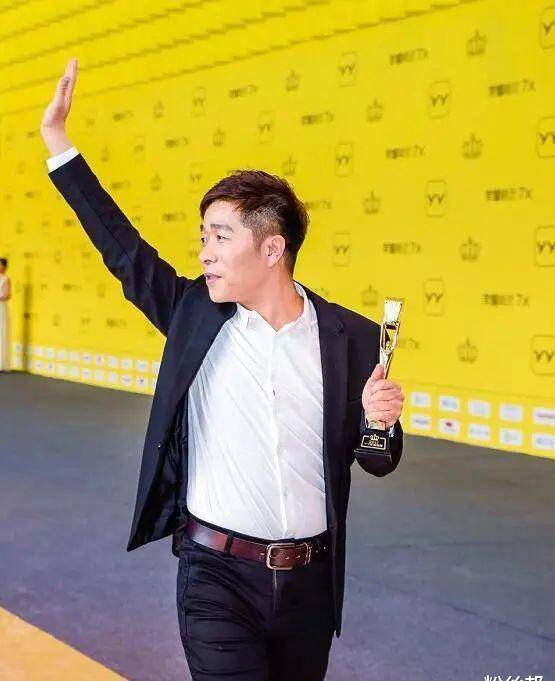 舞帝从一无所有到今天,于利"副手"华子功不可没