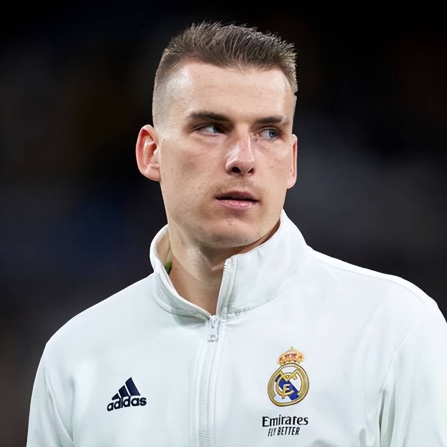 皇马也必须要确保下赛季首发门将的位置,卢宁是一个非