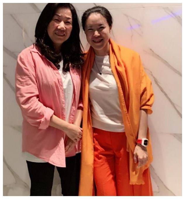 奥运冠军乔红:50岁结婚,事业鼎盛,财富自由,风采依旧._地方_乒乓_女双