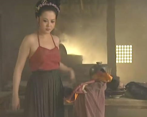 原创水浒传中开黑店卖人肉馒头的孙二娘为何能逍遥法外