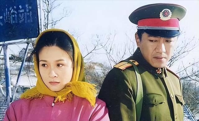 当时的丁勇岱还在话剧团工作,意外认识了每年都会来内蒙古寻找父母的