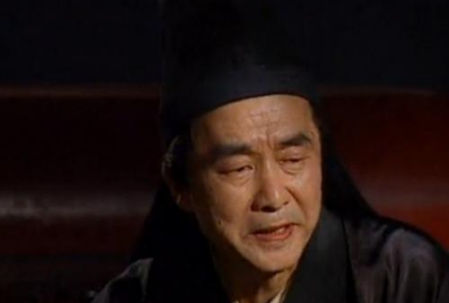 原创何进自己有兵为什么不靠着自己的兵马去打仗而是依仗别人