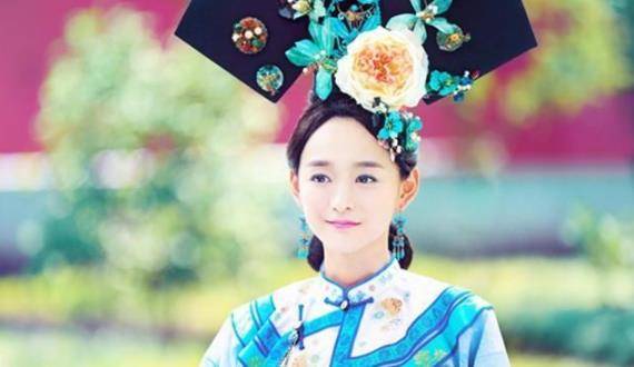 他的父亲乾隆皇帝,因为感念哲妃生育皇长子有功,追封其为哲悯皇贵妃.