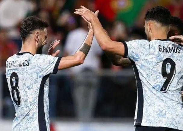 葡萄牙国家队5-2战胜瑞典,三大巨星进球,c罗欣喜若狂!_比赛_球员_莱奥