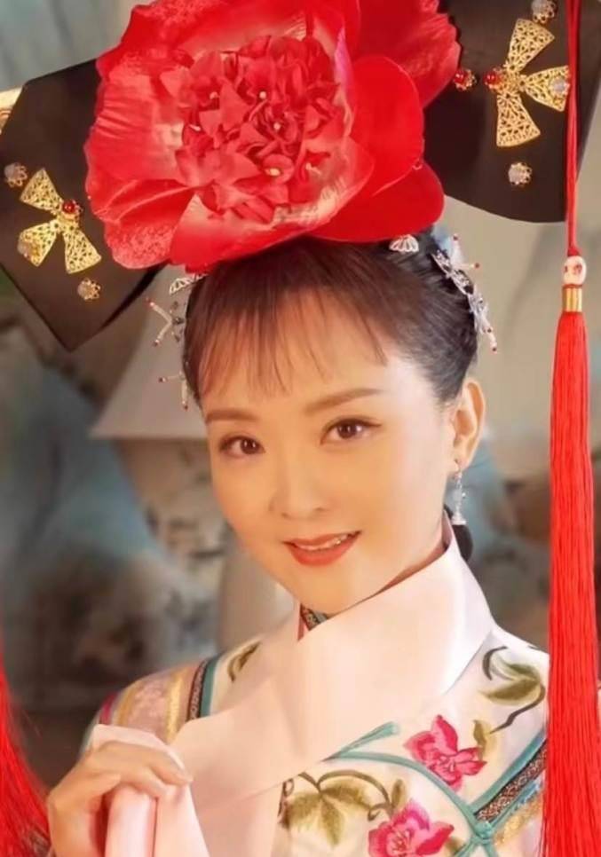 原创王艳亲儿子说她是猪每天跪着给婆婆洗脚如今想出镜带货
