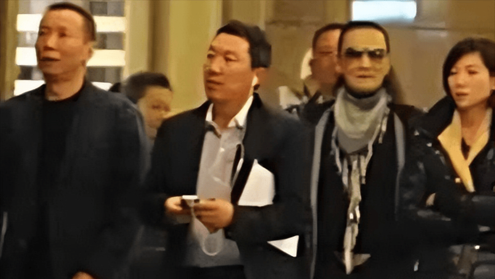 吃饭时却遇假粉丝表白:最喜欢看你的小时代_孙海东_事情_张艺谋