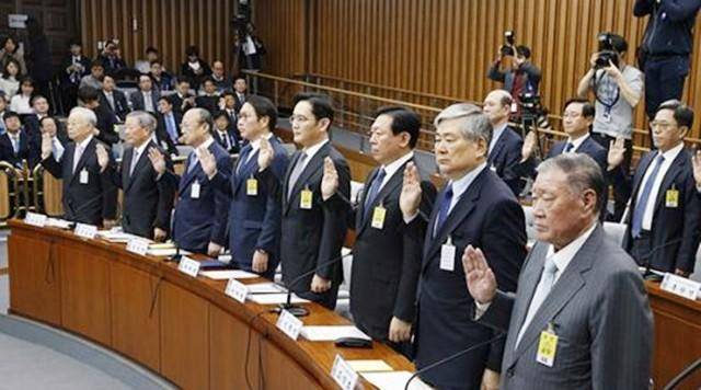 原创韩国前总统卢武铉跳崖身亡细节曾向警卫员要烟通过电脑留遗书