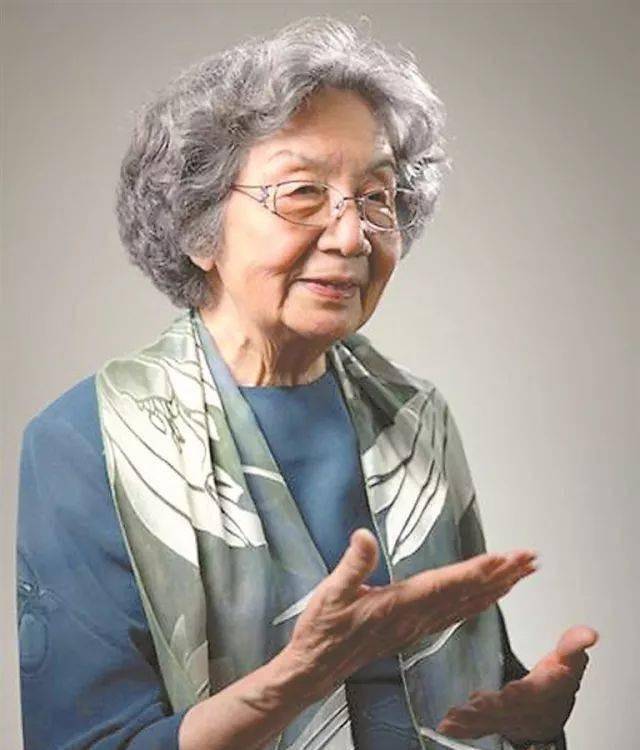 原创叶嘉莹忍受丈夫60年家暴一生与诗词相伴专心做诗词女儿