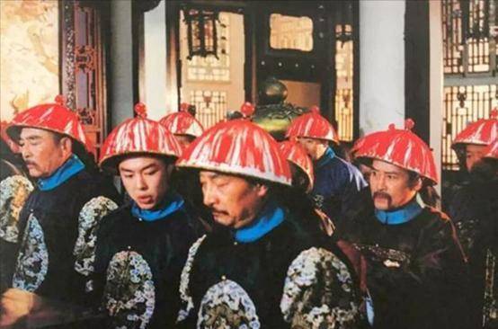 原创慈禧死前喝王八汤吊命刚咽气太监就立刻往嘴里塞了一颗夜明珠