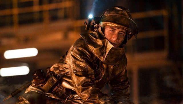 原创《烈火英雄》太煽情?黄晓明杨紫演的角色原型,比电影更催泪!