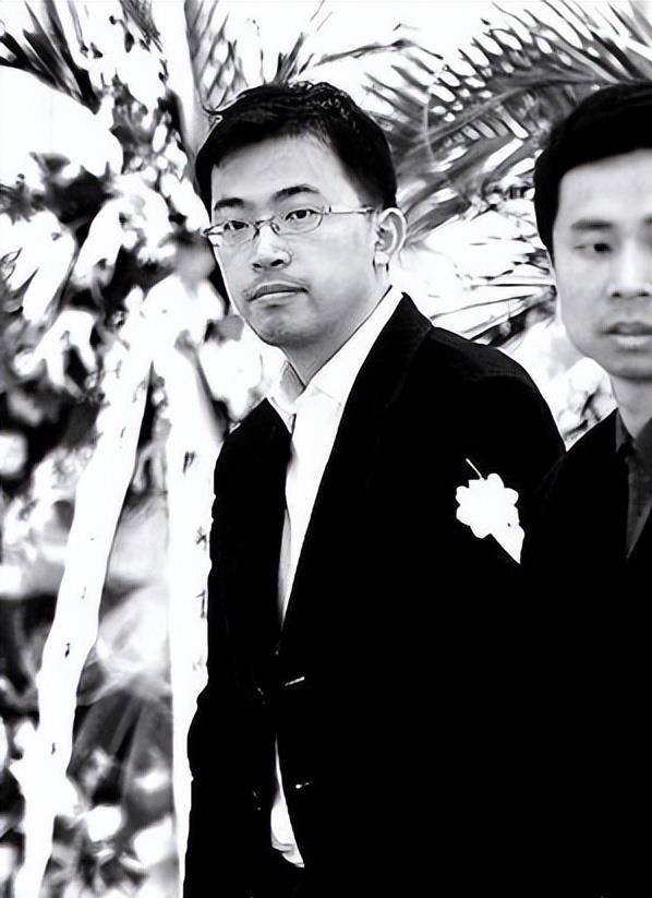 当时陈逸飞签下协议,说每年会给张芷支付一定的赔偿金.