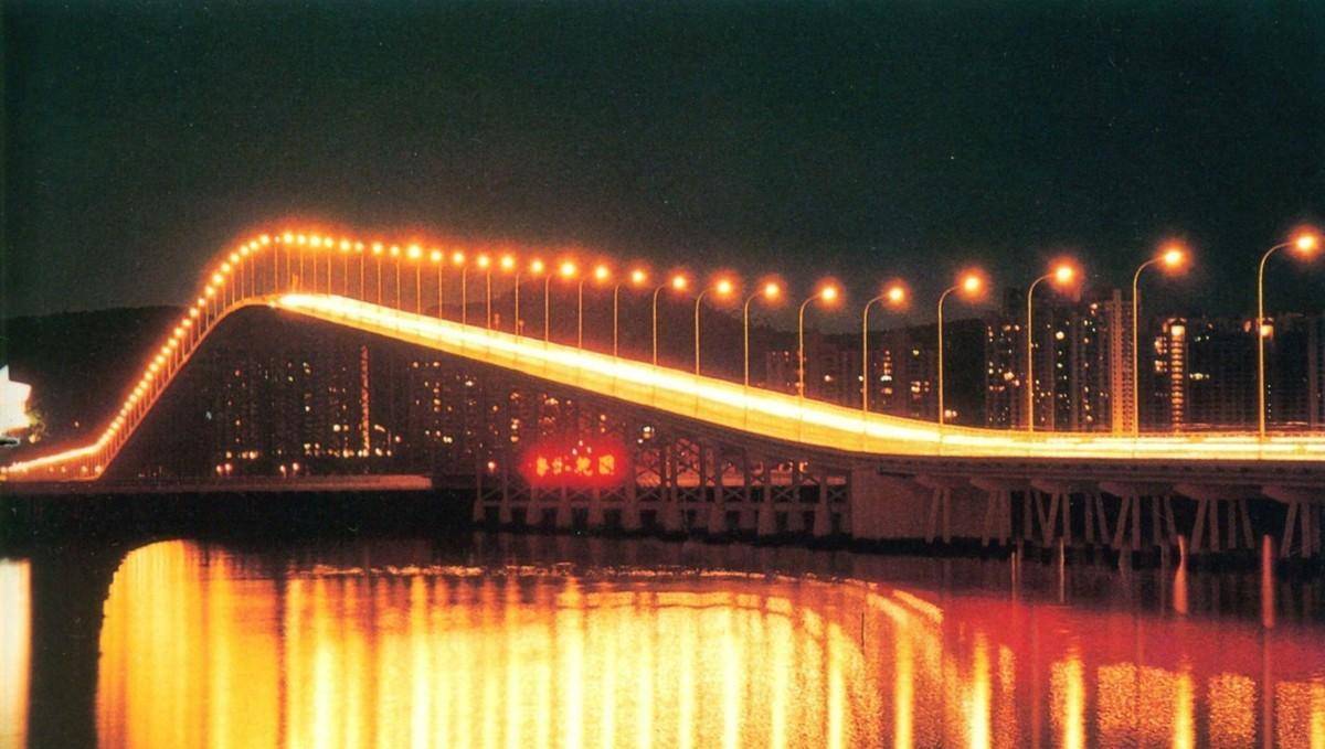 大三巴,葡京酒店,妈祖庙_大桥_摩托车_友谊