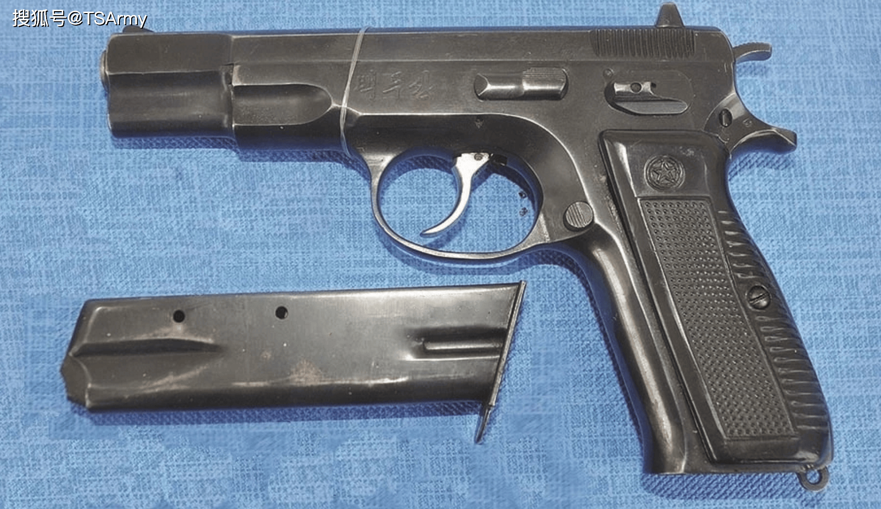 那就是朝鲜生产的"白头山"系列,实际上这就是捷克cz75b手枪的仿制型