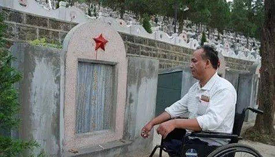 特级英雄吴华:因救人双腿致残,月领三千补助,两个儿子从军从警_战友_