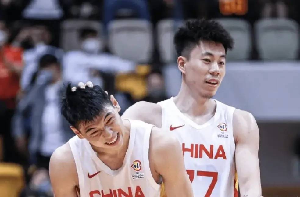 原创杜锋有望重返国家队崔永熙质疑张镇麟被当枪使郭艾伦即将回国