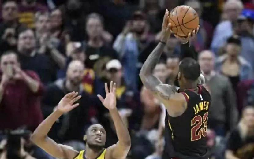 原创四冠不被认可横扫却被尊重2018年的詹姆斯究竟是什么样的存在