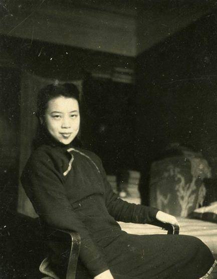 萧珊病逝,巴金陪伴骨灰30年,独活到101岁直言:长寿对我是折磨_苏珊