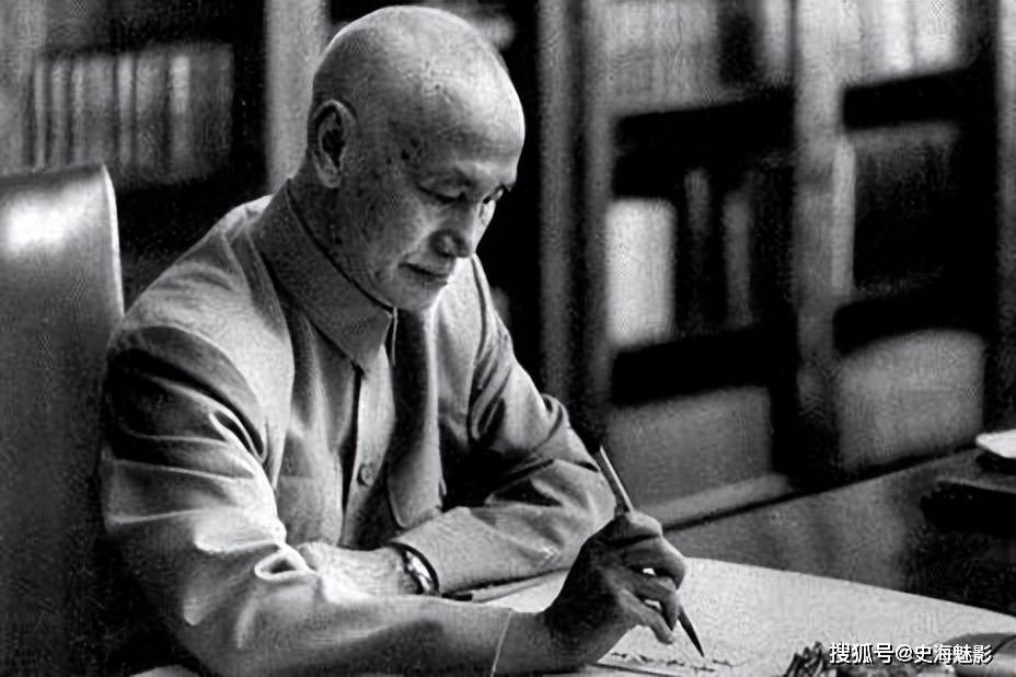 原创彭德怀老乡被诱惑叛变投敌当国民党师长却与红军交战被打死