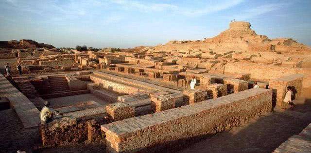 原创罗布泊发现4000年前公主睫毛清晰可见复原图惊艳四方