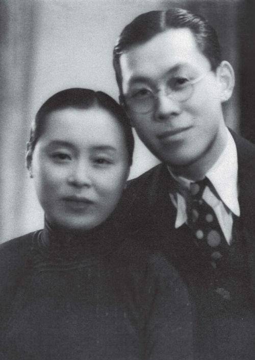 原创徐志摩原配张幼仪刚生下儿子就被迫离婚去世后墓碑只有四个字