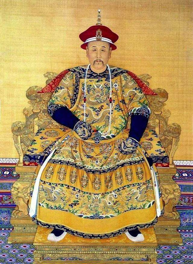 原创清代皇帝有很多服饰但真正称为龙袍的仅有一样且穿着频率不高