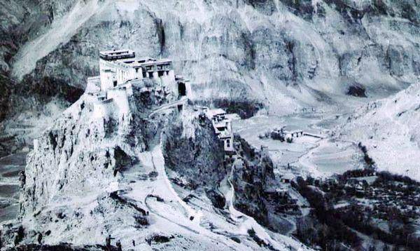 为什么说之一,因为1956年康区的理塘就发生了武装叛乱,叛匪中比较有