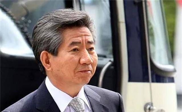 原创韩国前总统卢武铉跳崖身亡细节曾向警卫员要烟通过电脑留遗书
