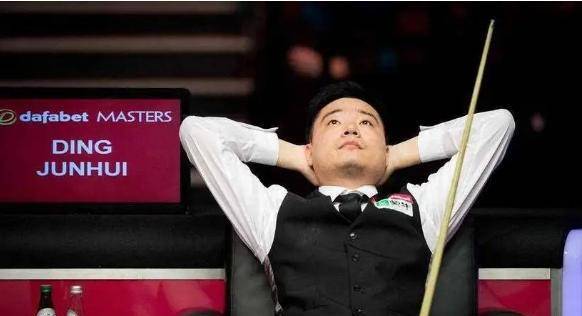 丁俊晖比赛中中国观众被多次警告,网友:素质呢?