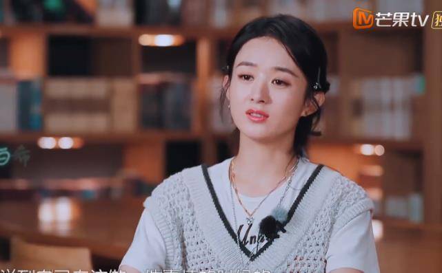 原创中餐厅一群人开会谁注意赵丽颖的座位是不是团宠一目了然