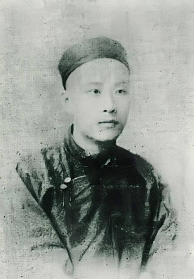 原创作为男人除了皇帝与衍圣公有资格走上御道你只有一条路