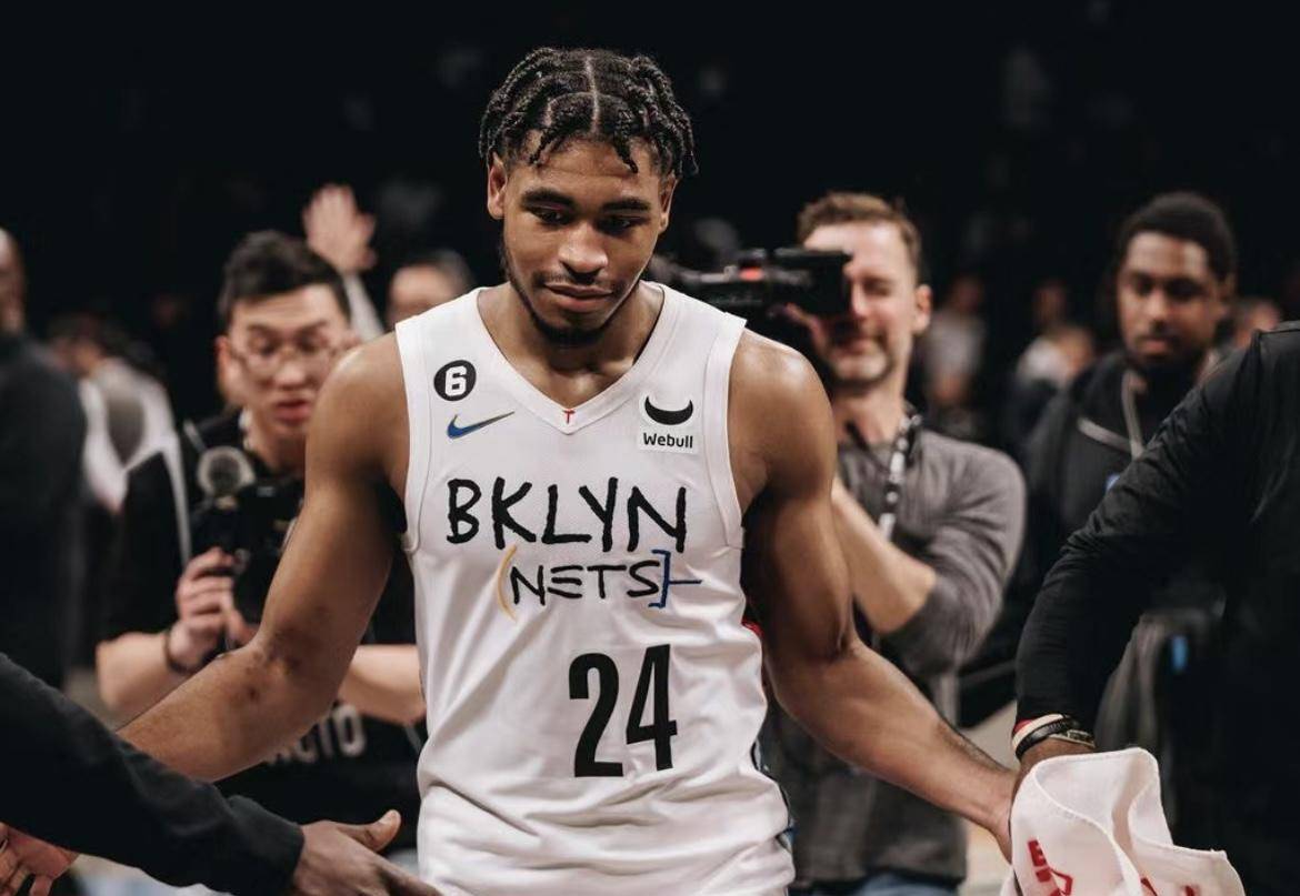 而篮网现在缺乏球星,等于暴殄天物,联盟也不会允许,就会恶意针对,让你