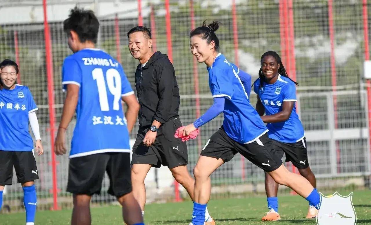 首届女足亚冠联赛8月鸣哨武汉女足即将代表我们亮剑出击