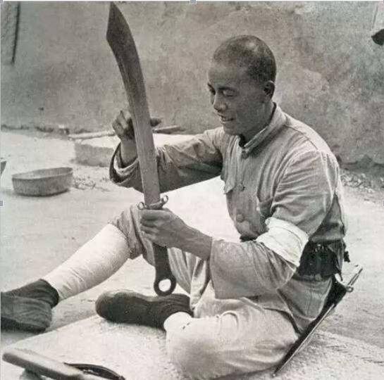 被误解的二十九军大刀队,他们缺的不是大刀,而是自动手枪和子弹_刺刀