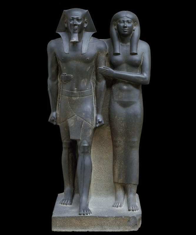 它还实现了主太阳神拉与国王之间的新关系.