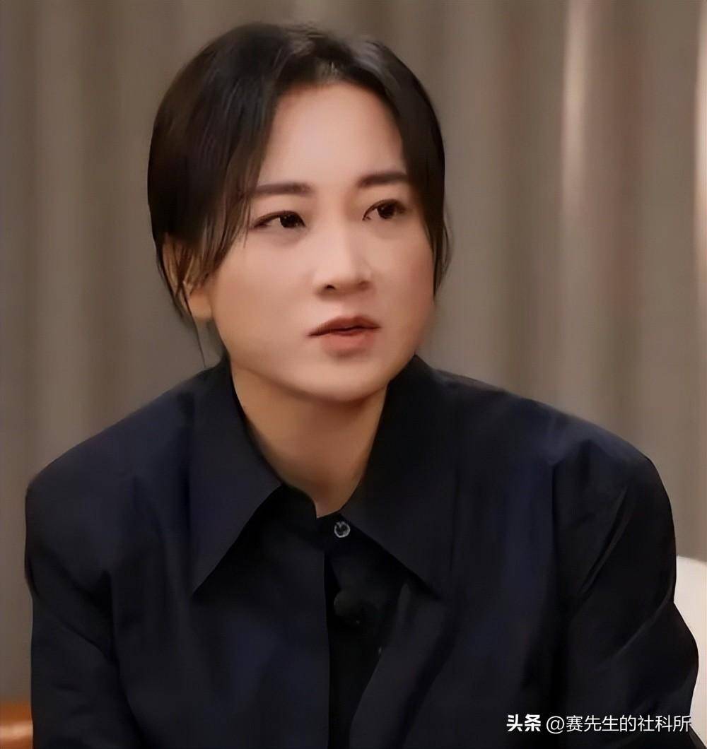 原创贾玲现身美国离开美颜滤镜真实状态曝光褶子多法令纹深