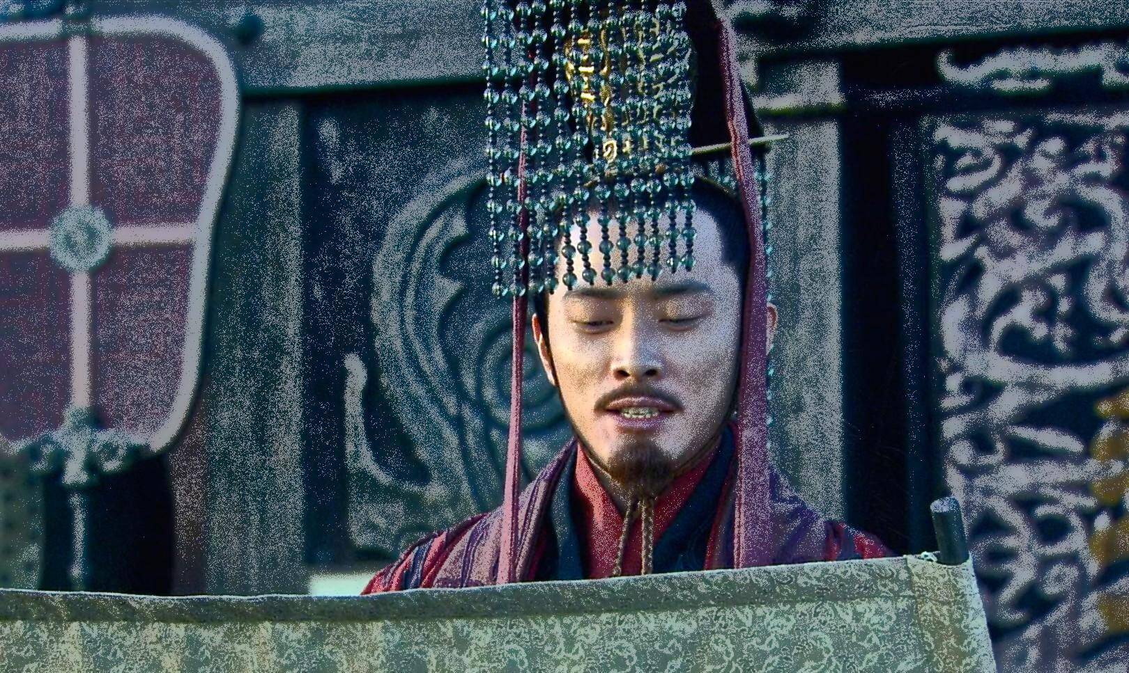 多年,"宿卫兵侍,莫非曹氏党旧姻戚",早成俎上鱼肉,诏书根本出不了许县