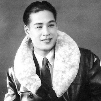 毫无家庭心,妻子临产只陪一天,晚年卧床20年却始终有人不离不弃_金焰