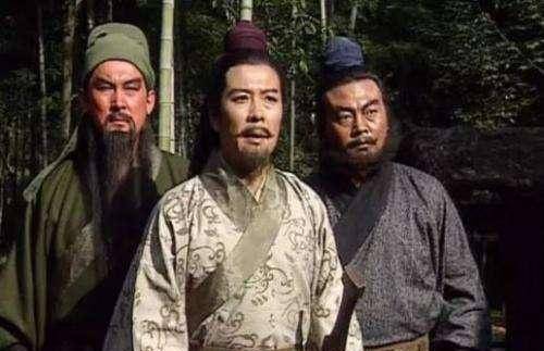 张飞逃跑时忘带刘备的老婆,刘备说了一句话,如今成为了流行语_关羽