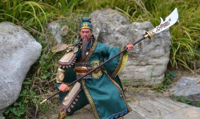 青龙偃月刀_长矛_三国演义